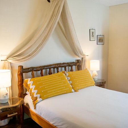 Hotel La Villa Serena Antigua Ruang foto